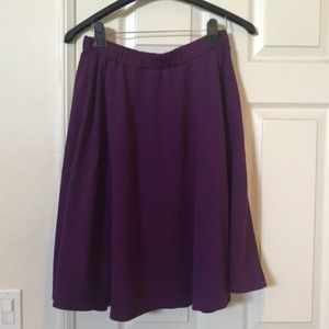 Lucy Liu Size 1x Purple Textured Skirt with liner